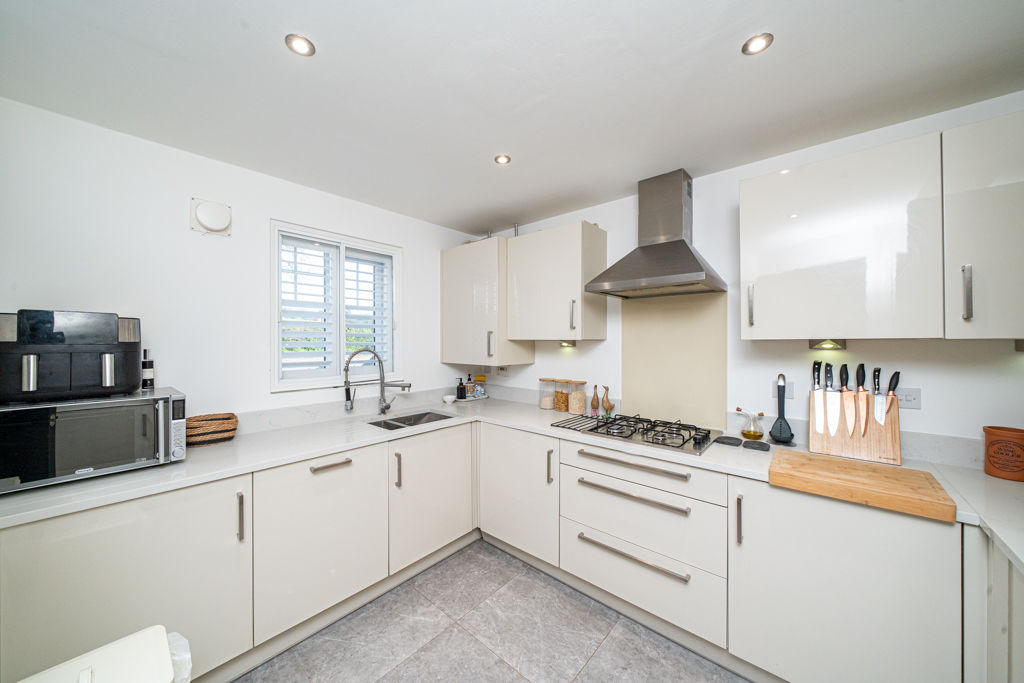 Kitchen- click for photo gallery